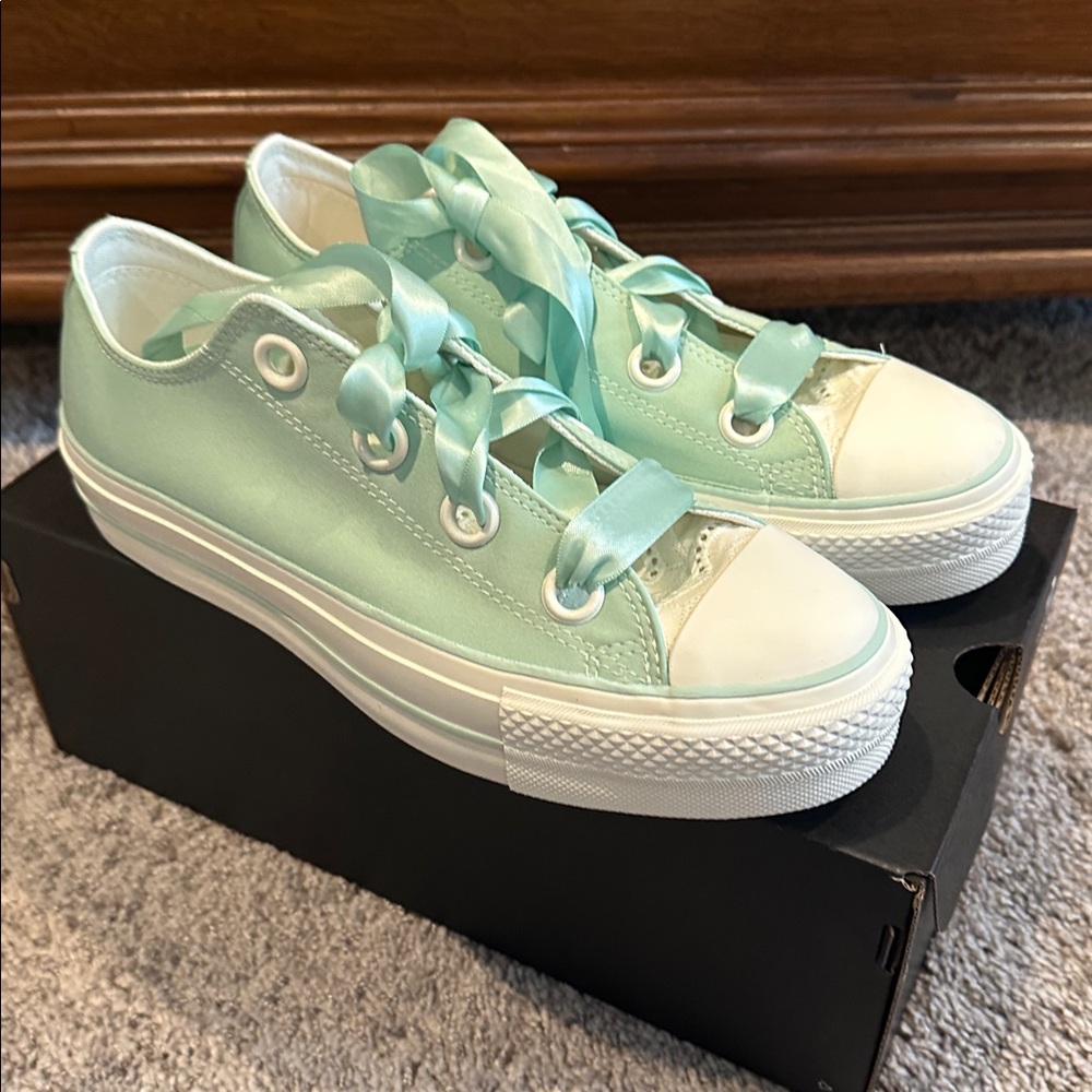 Converse women’s